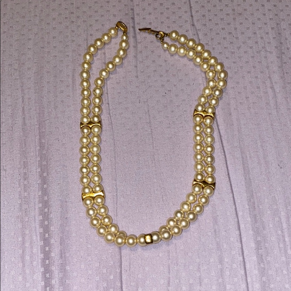 Beautiful pearl inspired necklace